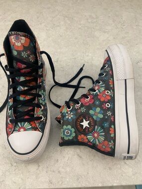 Converse Chuck Taylor All-Star Lift Platform High-Top Floral Sneakers - size 6